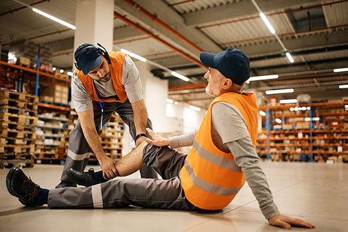 injured warehouse working asking what to do when you have a workplace injury
